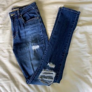High Rise Levi’s Ripped Skinny Jeans